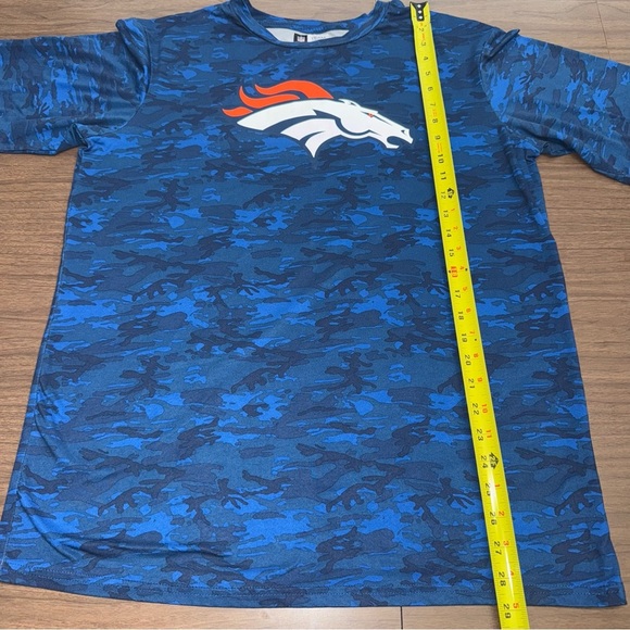 Denver Broncos NFL Team Apparel Blue Camo Football T-Shirt Men Size Medium Logo - Picture 7 of 8